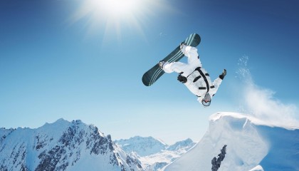 开云体育运营团队：狂胜49分！核心五人组合砍182分，不败神话延续至81场