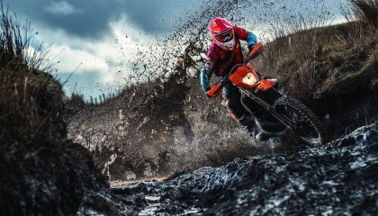 开云直播中心：热火惊险击败湖人！希罗24分7助攻主导战局，克莱斩获全队次高，状元秀12分7篮板缺陷暴露，前湖人球员拼搏至最后一刻