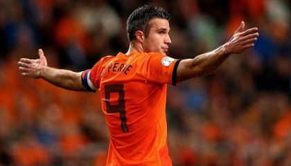 开云官方_李霄鹏直面压力，前两轮不胜下的战术透明化思考