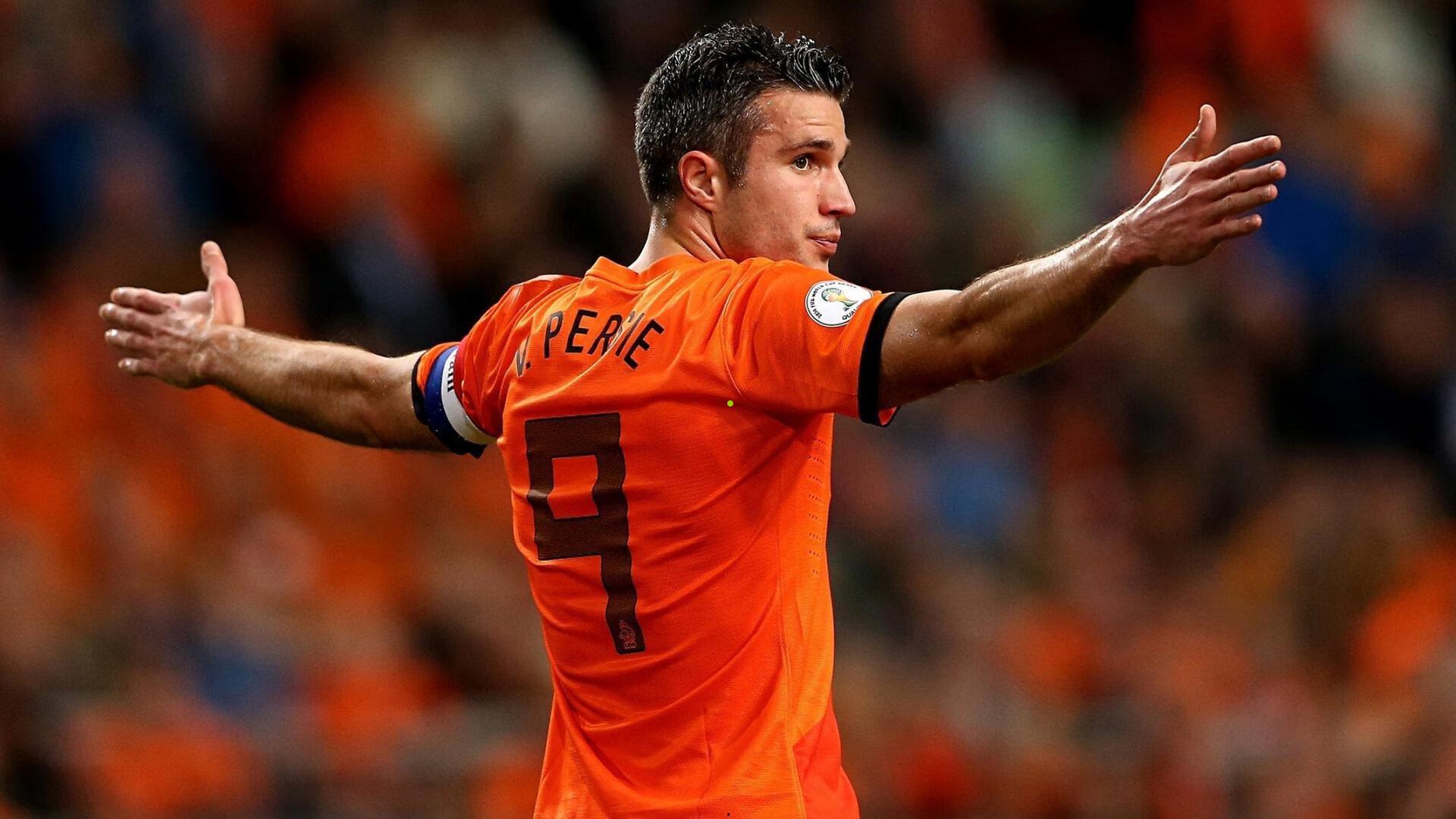 乌甲联赛现世纪进球，阿根廷门将百码外弹地射门创历史